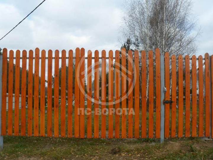 распашные ворота на дачный участок из штакетника